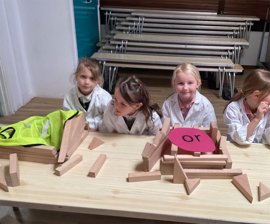 North Leigh C of E Primary School