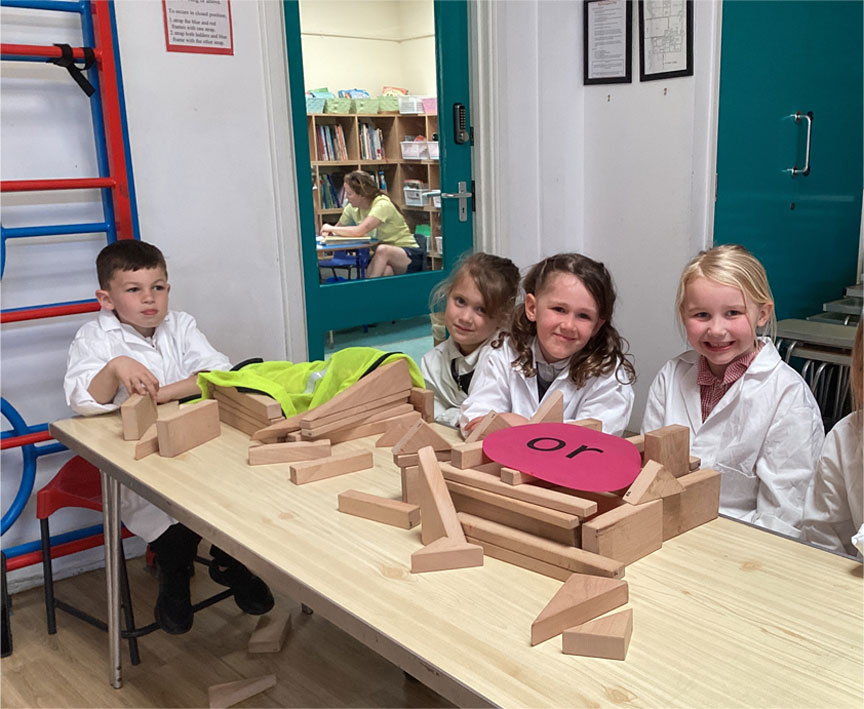 North Leigh C of E Primary School