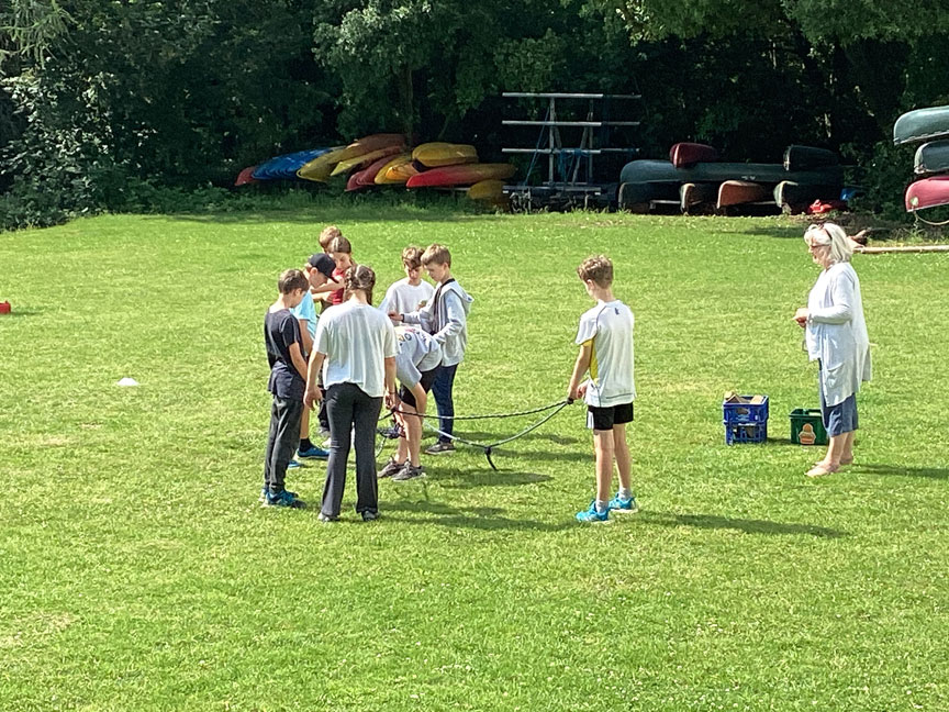 North Leigh C of E Primary School