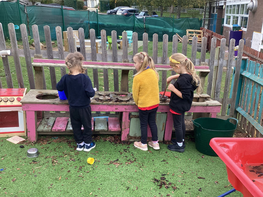 North Leigh C of E Primary School